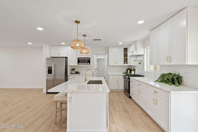 8314 E CAMELBACK Road, Scottsdale, AZ 85251
