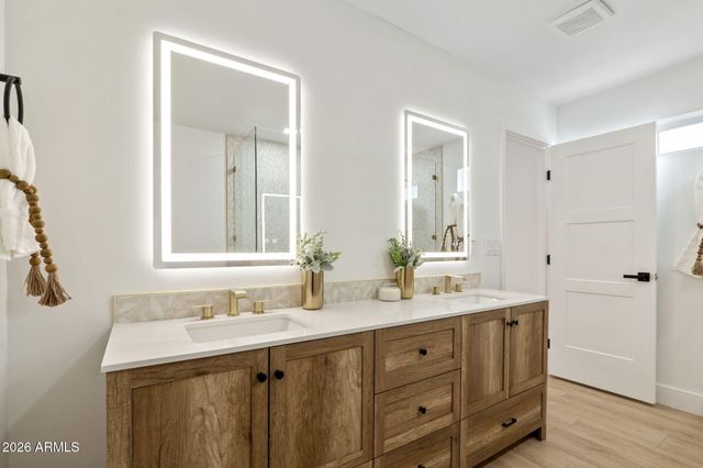 8314 E CAMELBACK Road, Scottsdale, AZ 85251