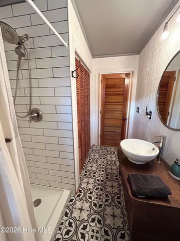 802 Pinetree Drive, New Bern, NC 28562