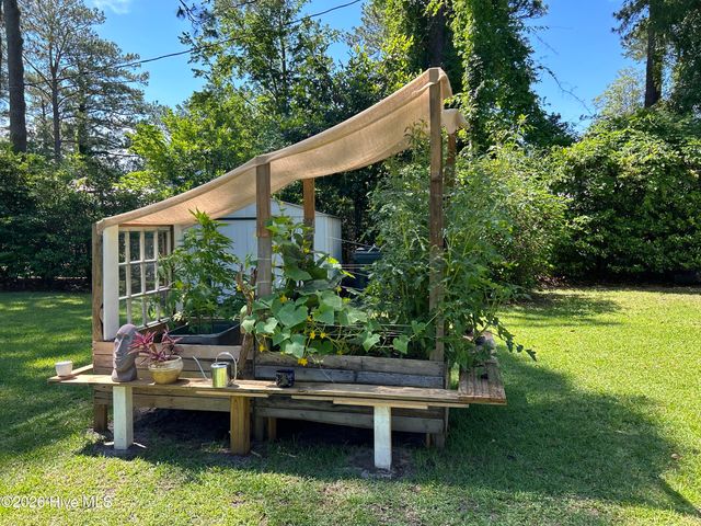 802 Pinetree Drive, New Bern, NC 28562