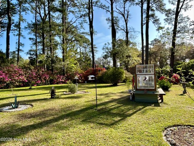 802 Pinetree Drive, New Bern, NC 28562