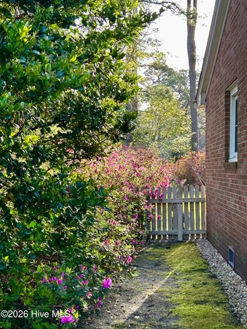 802 Pinetree Drive, New Bern, NC 28562