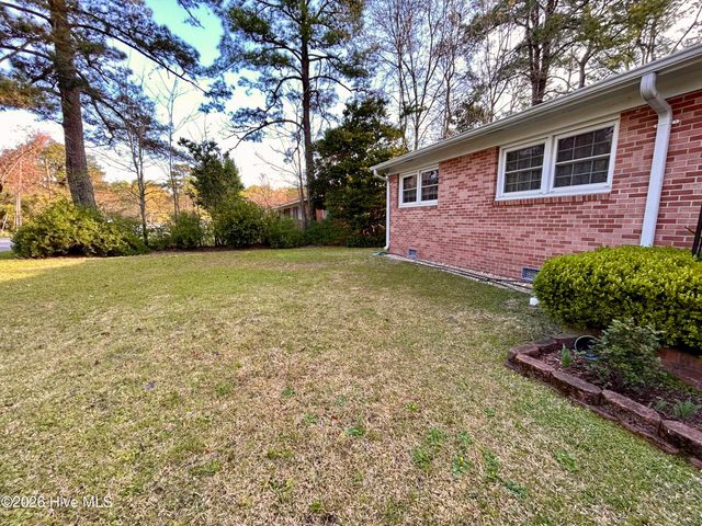 802 Pinetree Drive, New Bern, NC 28562