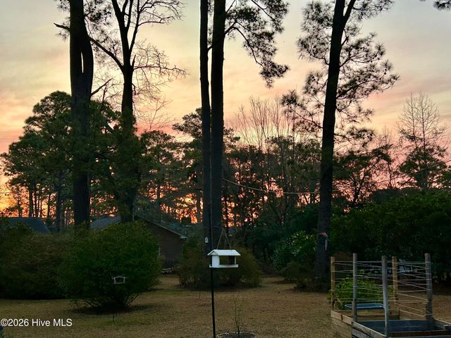 802 Pinetree Drive, New Bern, NC 28562