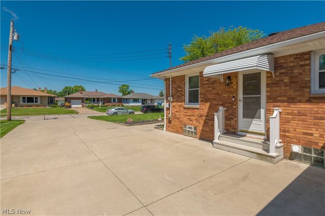 3209 Tressa Avenue, Lorain, OH 44052