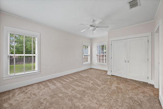 2700 College Avenue, Fort Worth, TX 76110