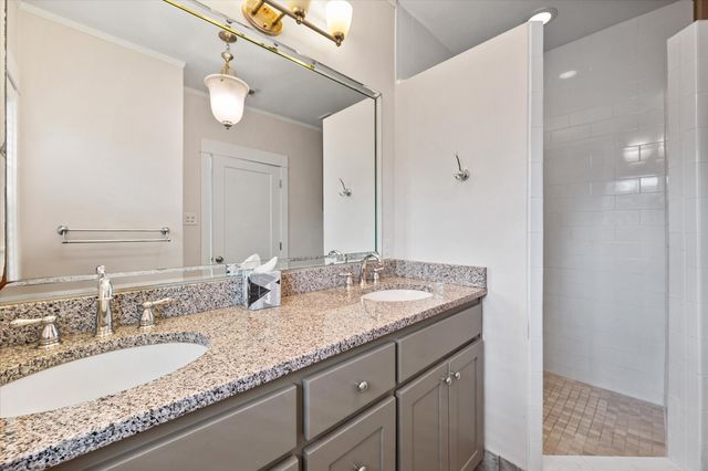 2700 College Avenue, Fort Worth, TX 76110