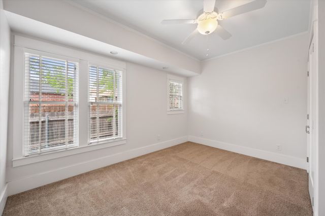 2700 College Avenue, Fort Worth, TX 76110