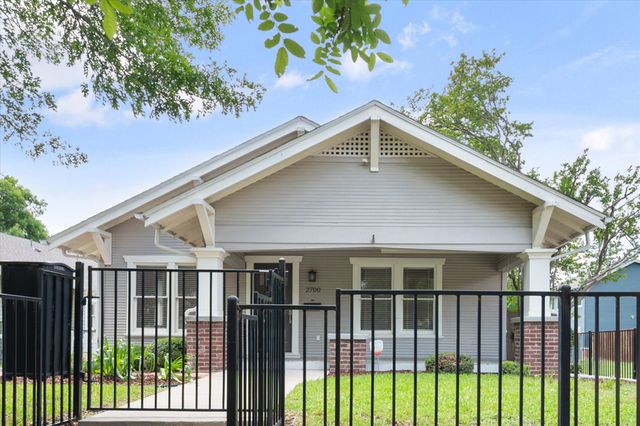 2700 College Avenue, Fort Worth, TX 76110