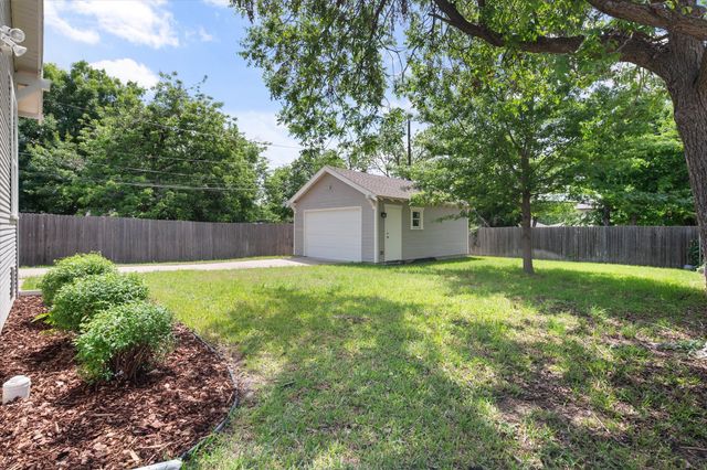 2700 College Avenue, Fort Worth, TX 76110