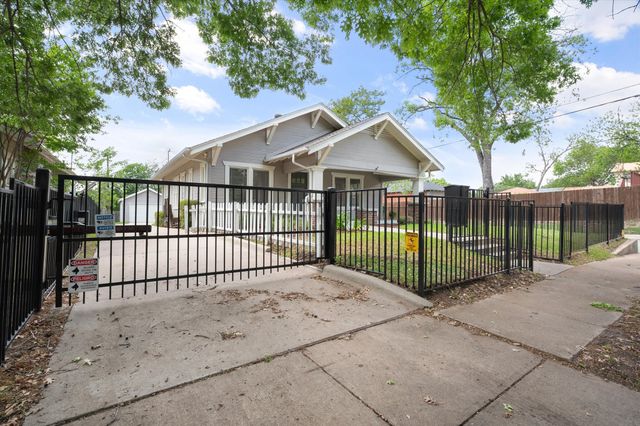2700 College Avenue, Fort Worth, TX 76110