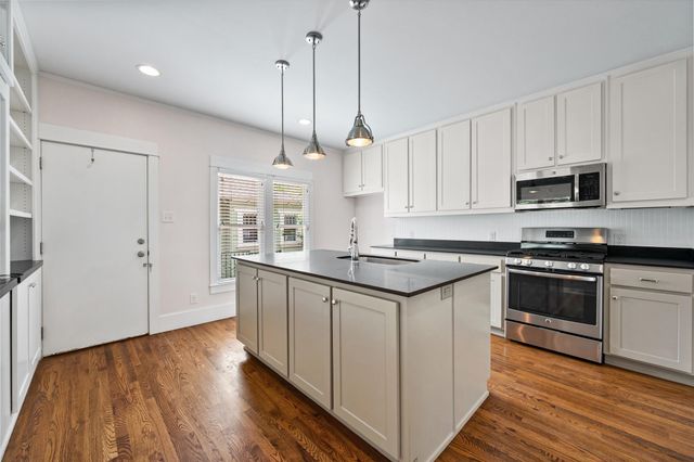 2700 College Avenue, Fort Worth, TX 76110