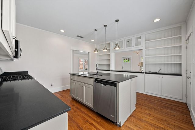 2700 College Avenue, Fort Worth, TX 76110