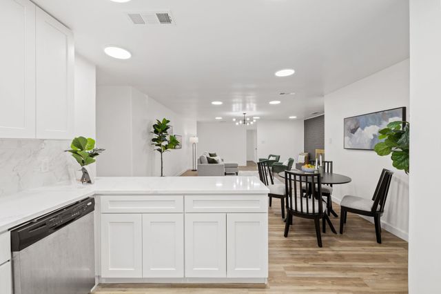 902 Virginia DR, Round Rock, TX 78664