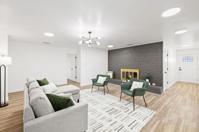 902 Virginia DR, Round Rock, TX 78664