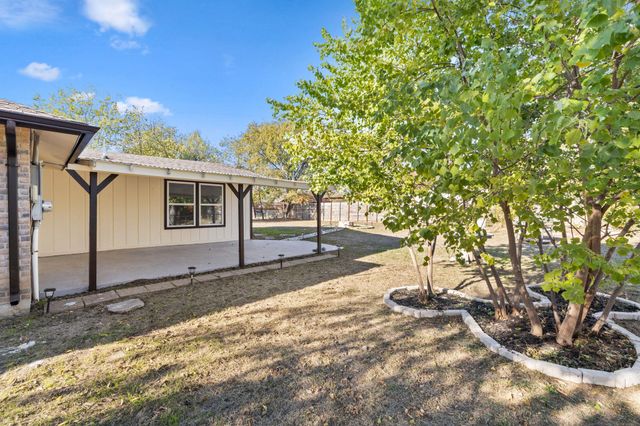 902 Virginia DR, Round Rock, TX 78664