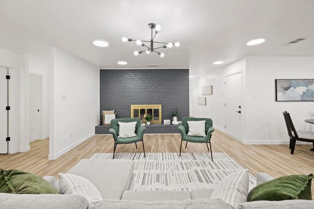 902 Virginia DR, Round Rock, TX 78664