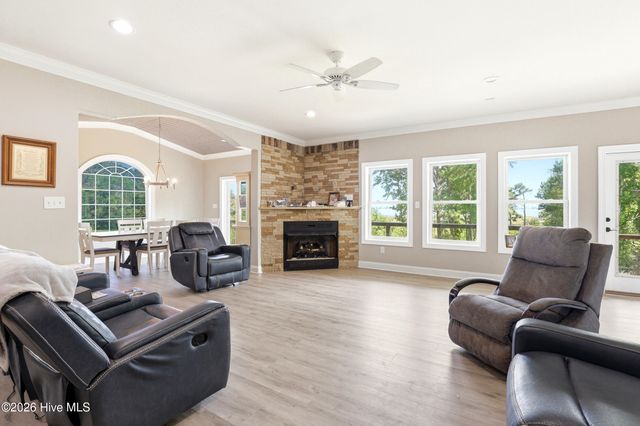 104 Oyster Catcher Way, Sneads Ferry, NC 28460
