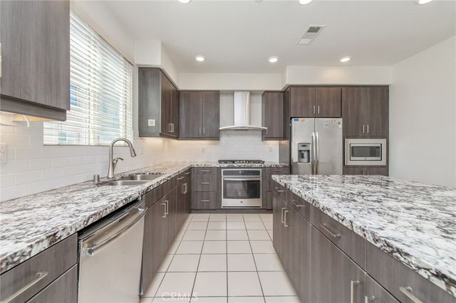 123 Cadence, Irvine, CA 92618