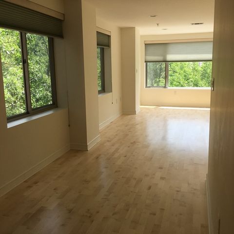 193 Oak St 308, Newton, MA 02464
