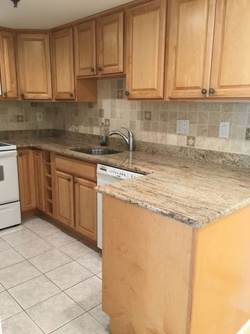 193 Oak St 308, Newton, MA 02464