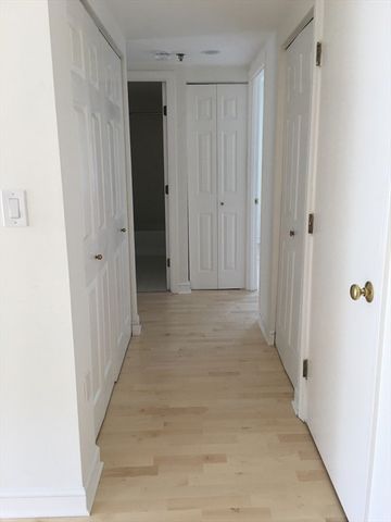193 Oak St 308, Newton, MA 02464