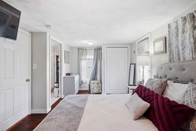 27 Billows St, Winthrop, MA 02152