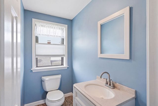 27 Billows St, Winthrop, MA 02152