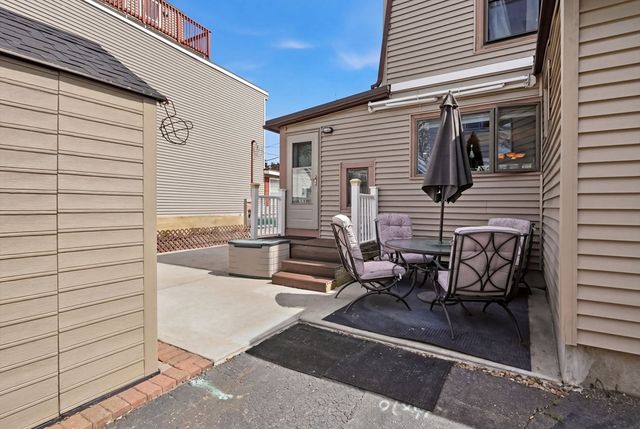27 Billows St, Winthrop, MA 02152