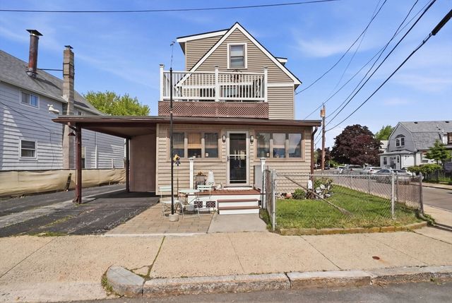 27 Billows St, Winthrop, MA 02152