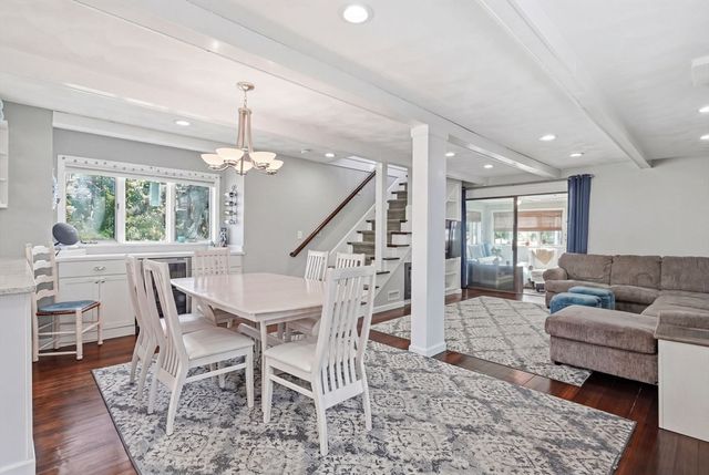 27 Billows St, Winthrop, MA 02152