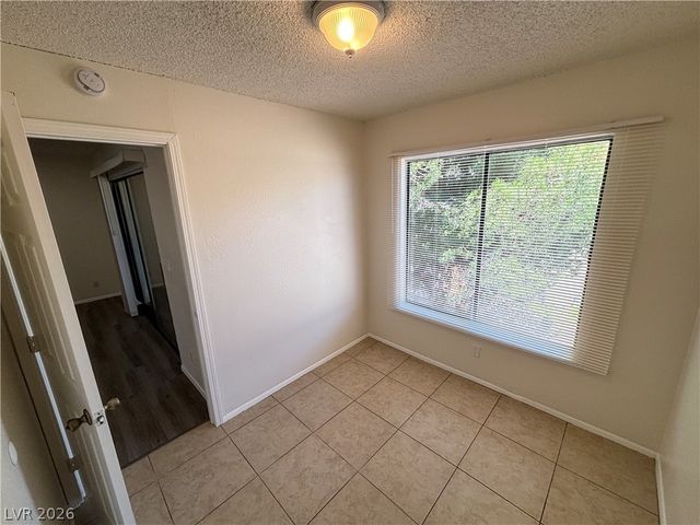 2883 Wheelwright Drive D, Las Vegas, NV 89121
