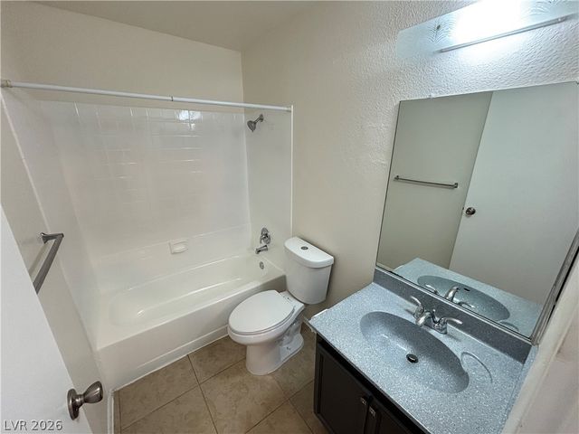 2883 Wheelwright Drive D, Las Vegas, NV 89121