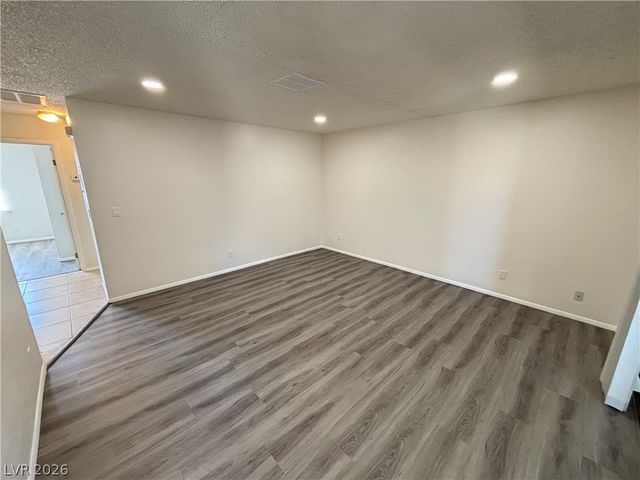 2883 Wheelwright Drive D, Las Vegas, NV 89121