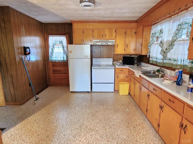 369 Pine Acres Drive, Lynchburg, VA 24504