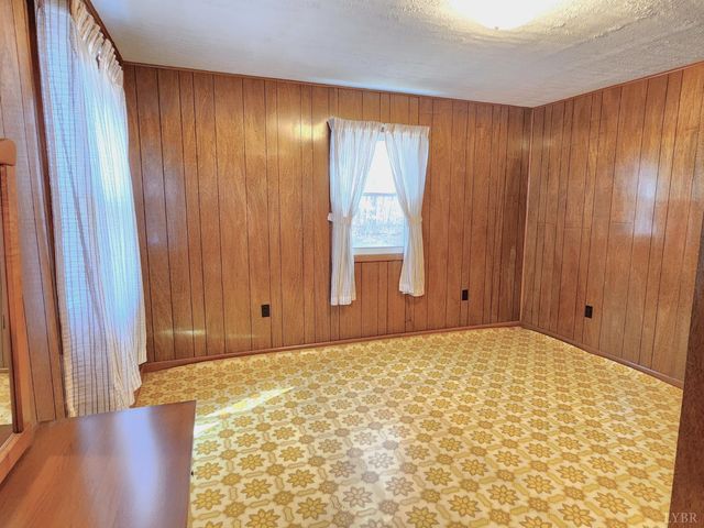 369 Pine Acres Drive, Lynchburg, VA 24504