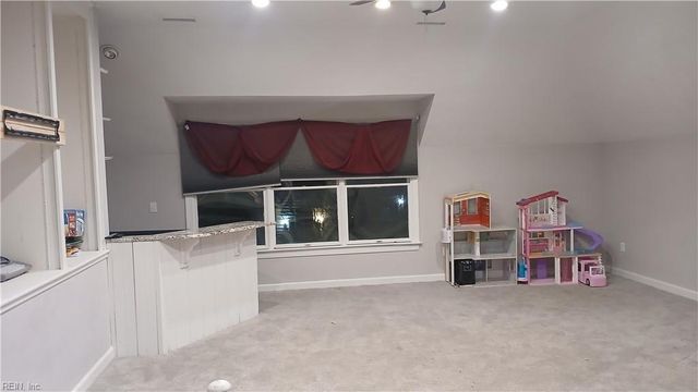 2325 Woodhurst LN, Chesapeake, VA 23322