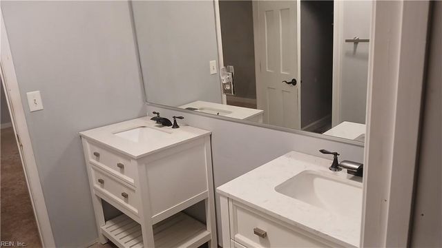 2325 Woodhurst LN, Chesapeake, VA 23322