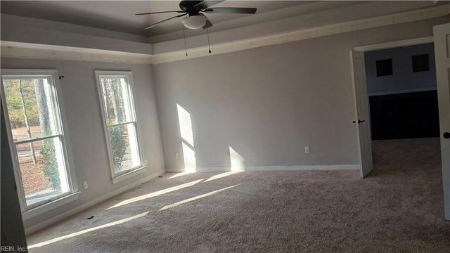 2325 Woodhurst LN, Chesapeake, VA 23322