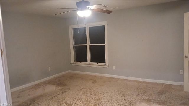 2325 Woodhurst LN, Chesapeake, VA 23322