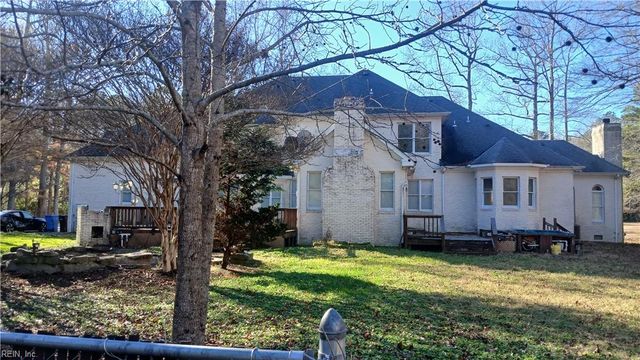 2325 Woodhurst LN, Chesapeake, VA 23322