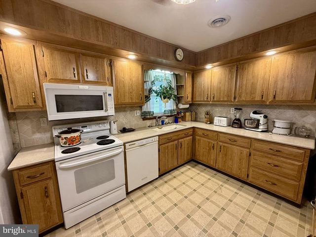 80 JOHNS WAY, Honey Brook, PA 19344