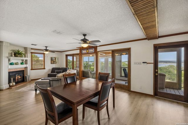 408 Edge Hill Dr, Canyon Lake, TX 78133