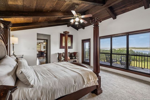 408 Edge Hill Dr, Canyon Lake, TX 78133
