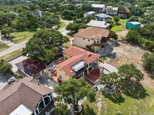 408 Edge Hill Dr, Canyon Lake, TX 78133