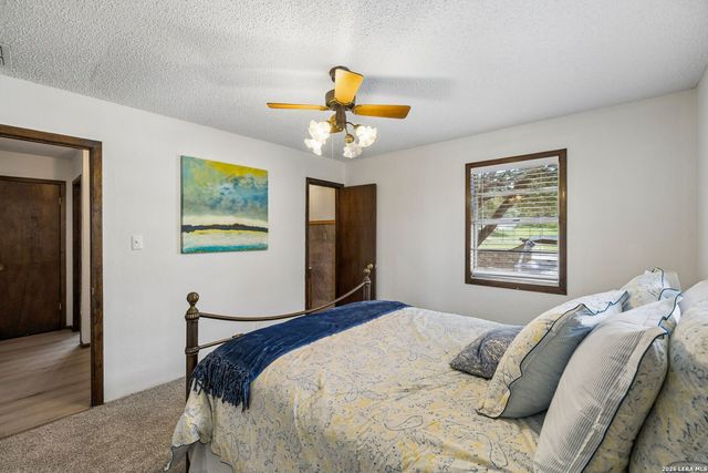408 Edge Hill Dr, Canyon Lake, TX 78133