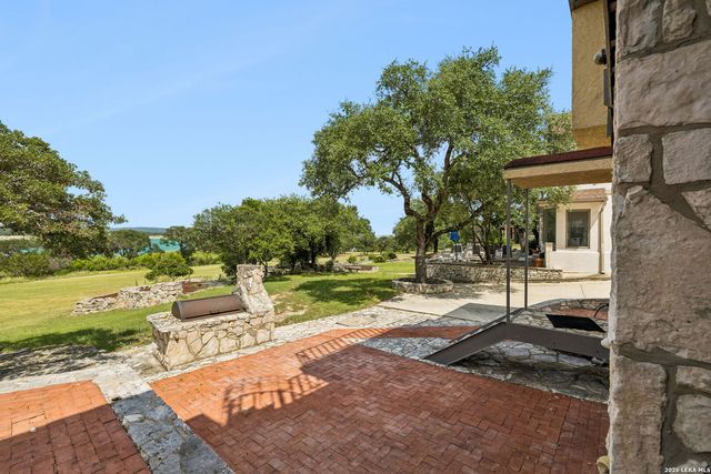 408 Edge Hill Dr, Canyon Lake, TX 78133