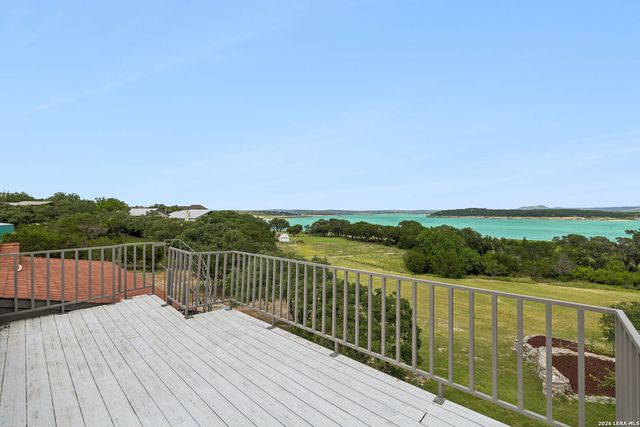 408 Edge Hill Dr, Canyon Lake, TX 78133