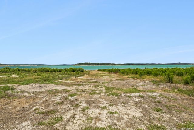 408 Edge Hill Dr, Canyon Lake, TX 78133