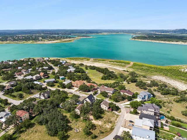 408 Edge Hill Dr, Canyon Lake, TX 78133